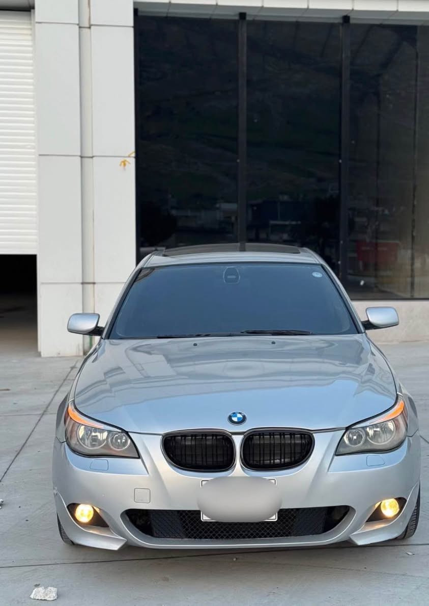 BMW /e60موديل 2005مةكينة 530سيارةكة زور خاوينة ماسفات فول فولة لةهيجي سيارةكة مةپرسة سفر سفرة مةكينة گير كارةبايي داروبةرد بةشةرت سيارةكة دوبةية سعري 65مةجالةكي زؤر زؤر كم بؤزانياري زياتر پةيوةندي بكة  *********** أربيل, العراق
