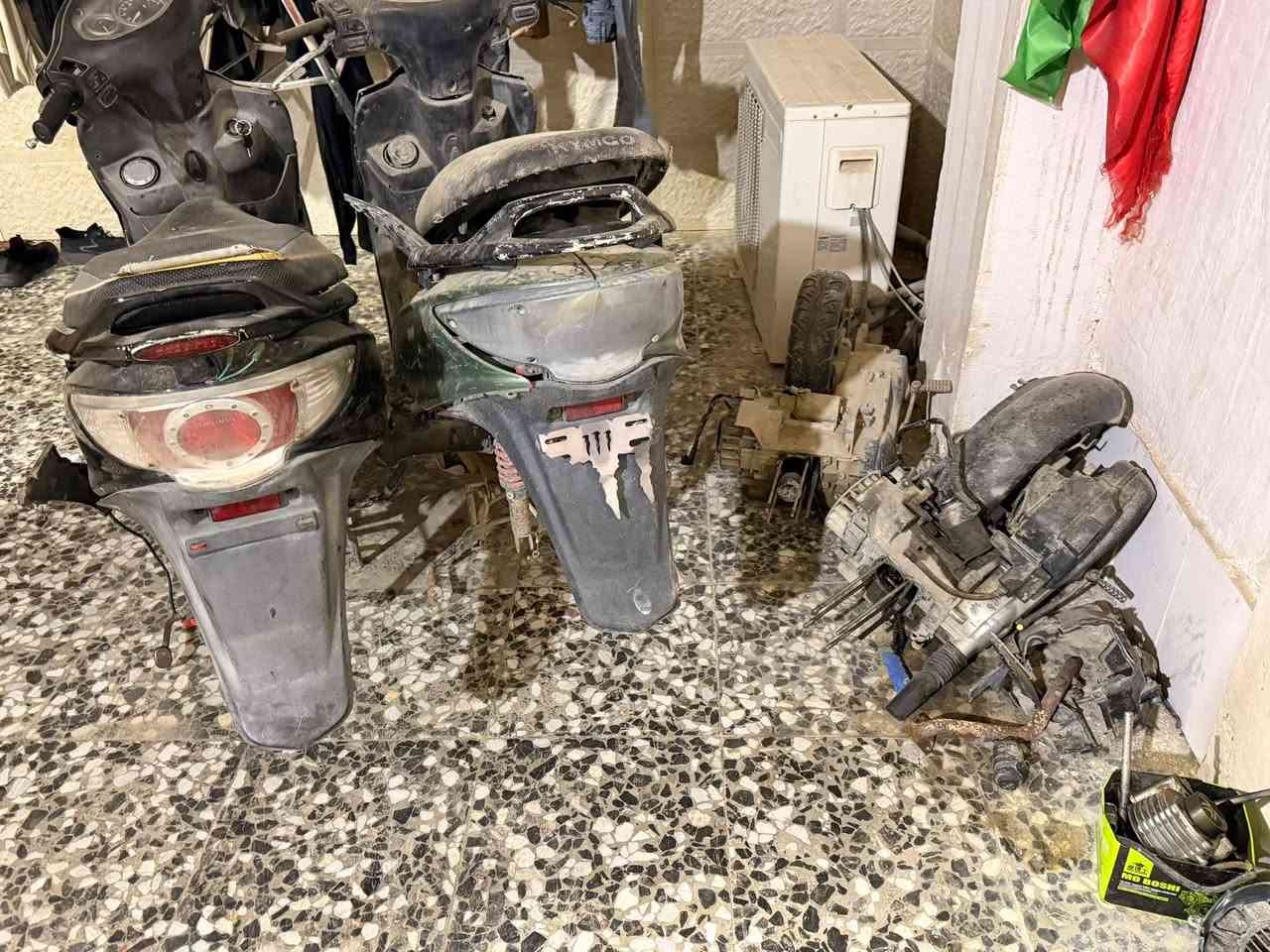 3 دراجات كوم حديد ب250
جي فور ثنين والسوده كلش نظيفه وكهربائياتها كامله ووحده سبيسي وياها كفر ثاني اصفر سعرهن 3 ب250 مكاني ناصريه مركز


**إذا كنت صاحب هذا الإعلان وتريد حذفه لأي سبب، رجاءا أرسل رسالة إلى الدعم الفني**