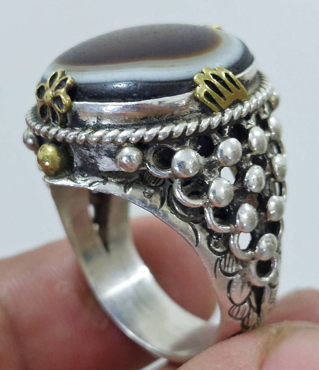 جزعة بقرية قدييييمة صياغة يدوية ثقيلة بغداد ***********
