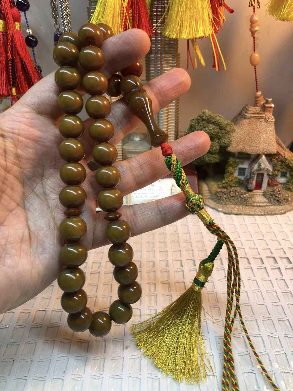 السلام عليكم
عروض رمضان 
مسباح سندلوس قديم مغلف بالكامل 🍏 تفاحيه جراخه يدويه كركوشه خليجي قطعه خامه وفخامه اجمل من الصور شرط صلابه وطكه وملمس ناعم 
الوزن ٥٢ غم القياس ١٣ العدد ٣٣ خرزه 
السعر ٢٥ الف شامل اجور التوصيل والسعر قطعي لطفا


**إذا كنت صاحب هذا الإعلان وتريد حذفه لأي سبب، رجاءا أرسل رسالة إلى الدعم الفني**