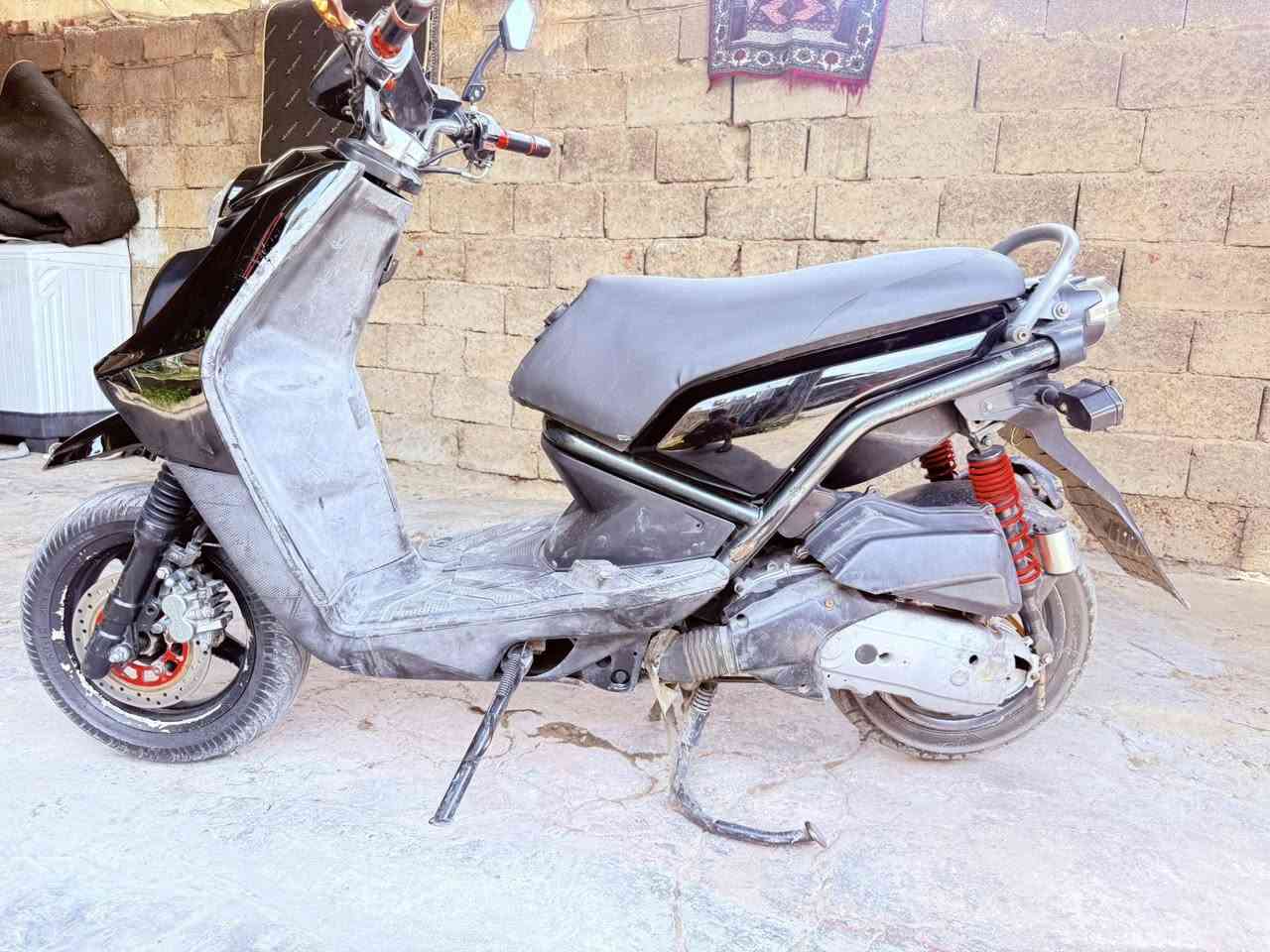 السلام عليكم
سكنس جبلي 
دراجه مرتبه ونضيفه 
شلعه ومعدل طيران 
كلجات رياضي 
سترين رياضي مال كاوسكي
برياكات رياضي  كوسو
قبضات رياضي 
تزويدها خارجي فقط 
دهن كلا مزويل 
بانزين محسن
دراجه نكره بكل وقت 
داخله ادامه قبل سبوع يم غيث وياسر بل شعب 
نقص فقط قمجي مال سرعه
عنواني بغداد مدينه الصدر سعرها 
900
رقمي***********
