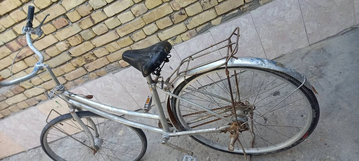 بايسكل ياباني للبيع حجم ٢٧ نقص بيه تاير أمامي السعر ٤٥ وبيه مجال العنوان الطار المزلك ال اجويبر  *********** بيه واتساب الشراي بيه خير ويدلل
