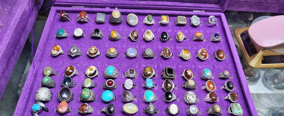 ٤٠٠ خاتم شلع على ٣٥ الف
بغداد المشتل ***********
