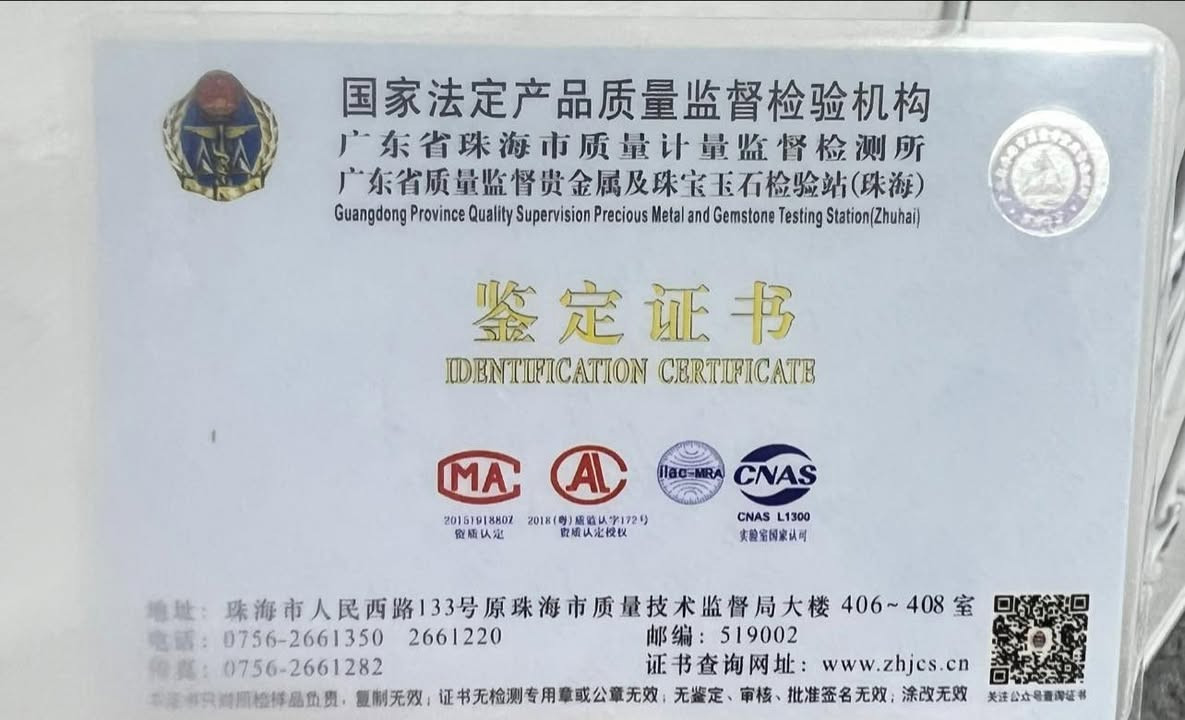 ⌚️ ساعة CIT OLE أوتوماتيك – تصميم فاخر 🔥
للبيع ساعة رجالية أنيقة ماركة CITOLE بتصميم كلاسيكي فاخر يناسب المناسبات والرسمية.

✨ المواصفات:
▪️ حركة أوتوماتيكية (تعمل بدون بطارية)  
▪️ زجاج Sapphire Crystal مقاوم للخدش  
▪️ تصميم Open Heart يظهر حركة الماكينة  
▪️ هيكل بلون ذهبي فاخر  
▪️ سوار جلد أسود أنيق  
▪️ مقاومة للماء (استخدام يومي خفيف)  
▪️ كتابة خلفية: Stainless Steel – Automatic  

📌 الحالة: نظيفة جداً وقريبة للجديدة  
📌 مناسبة للذوق الراقي وللاستخدام اليومي أو الهدايا  

💰 السعر:  140 الف عراقي قابل للتفاوض  
📍 الموقع: [السماوه ]  
📞 للتواصل: [***********]

فرصة لاقتناء ساعة أنيقة بسعر
