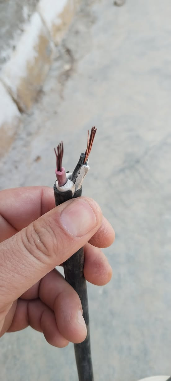 روبن مع ملحقاته استخدام قليل رافع قدره وكيبل تقريبا 20 متر للاستفسار خاص او الاتصال بلرقم
(( *********** ))
