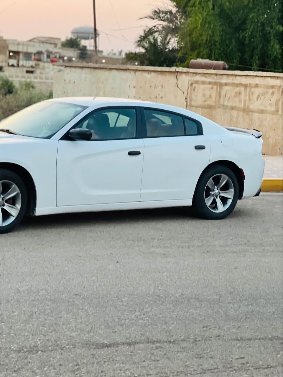 حداديه جديده تخم تاير جديد تبريد ثلج غرفه جديده ونضيفه محرك كفاله السعر 197وبيها مجال بسيط الشراي يتصل وذمه بركبته أليكسر بل سعر ويكتب سعر بل تعليقات وهوه مو شراي ومايعرف اسعارهن 
رقمي *********** عمارة, ميسان
