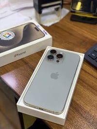 آيفون ١٥ برو ماكس • ٢٥٦ • خالص