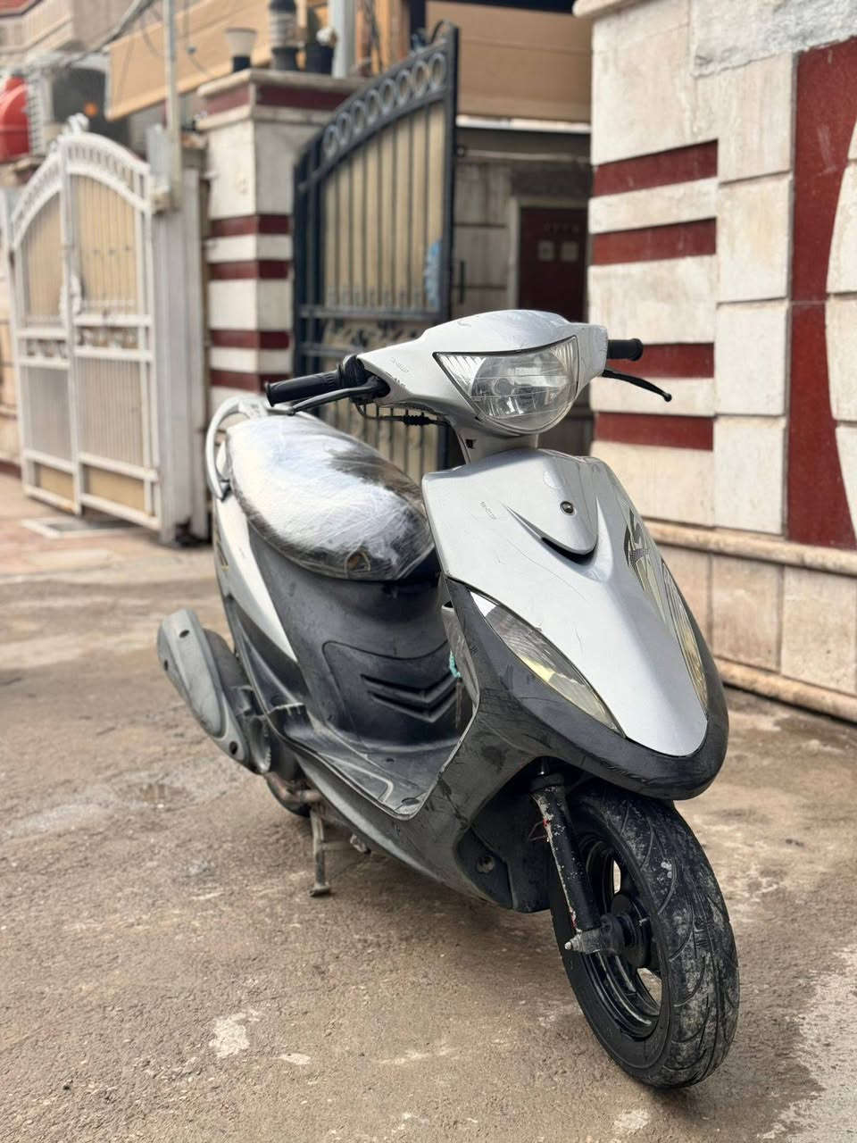 السلام عليكم دراجه ماكس عدله نضيفه 90%100 مكاني بغداد البلديات السعر850 وبيه مجال بسيط  رقمي***********المو شراي لا يتصل تحياتي للجميع
