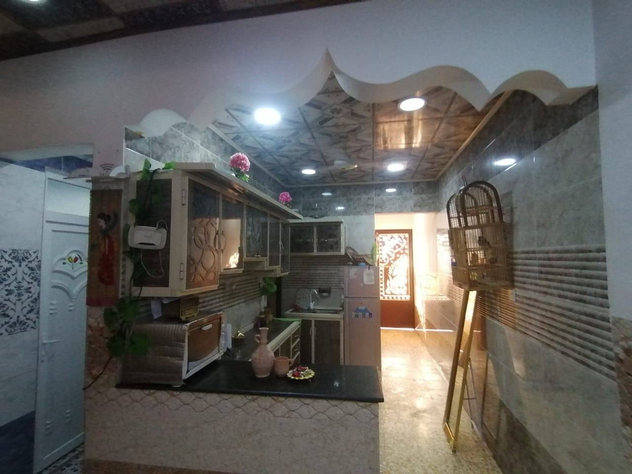 كود ( 274 )
دار للبيع في حي الحدباء توزيع -ج- طابو ملك صرف
المساحة : 100 متر
الواجهة : 5 متر
الطابق الاول : غرفة نوم وهول واستقبال ومطبخ وصحيات وكراج
الطابق الثاني : غرفتين نوم وهول وصحيات + بيتونة
بناء 2020
لمعرفة كافة الاسعار يمكنكم الانضمام الى قناة التلكرام عبر 
الرابط ادناه : 
https://t.me/realestatemhnd
للاستفسار اكثر يرجى الاتصال على الارقام التالية: 
***********
***********
***********
 نستقبل عروض البيع والشراء والايجار في اغلب مناطق ساحل 
الموصل الايسر
 عنوان المكتب : الموصل حي الصديق بداية شارع 20 قرب مركز جباية كار مكتب مهند الحجيات
