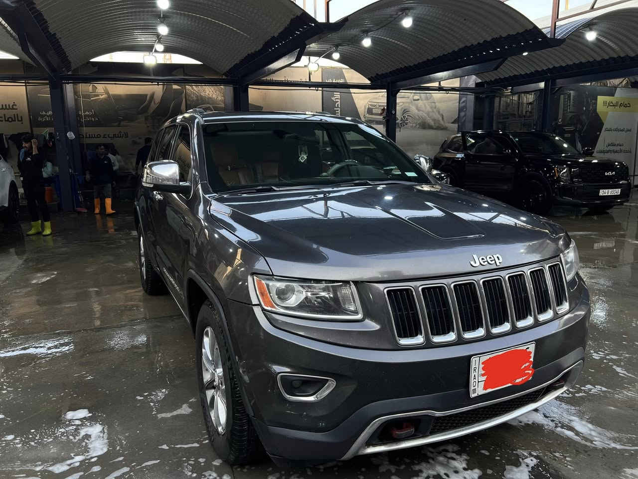 سلام عليكم جيب جراند شيروكي 2014 كلين تايتل محرك 6 سلندر 3.6 لتر سيارة حلوه و مرتبة ماشية 118 الف  المكان محافظة البصرة مواصفات الكاميرا الخلفية
مستشعر وقوف
تدفئة المقاعد
فتحة السقف
بصمه
مرايا جانبية كهربائية
حساس المطر
شاشة
نظام المفتاح الذكي
التحكم التلقائي في درجة الحرارة
نظام بد التشغيل
نظام فرملة الطوارئ
8 وسادة هوائية
المصابيح الأمامية ليد
مانع الانزلاق
تدفئة مقود القيادة
إنارة محيطية
التشغيل عن بعد
4x4
كشافات ضباب
وضع القيادة
زر التشغيل
الضؤء العالي التلقائي
تحكم التكييف التلقائي
خطافات السحب
حساسات ضغط الإطارات
نظام تنبيه السائق
***********
سعرها 210 وبيها مجال للشراي
