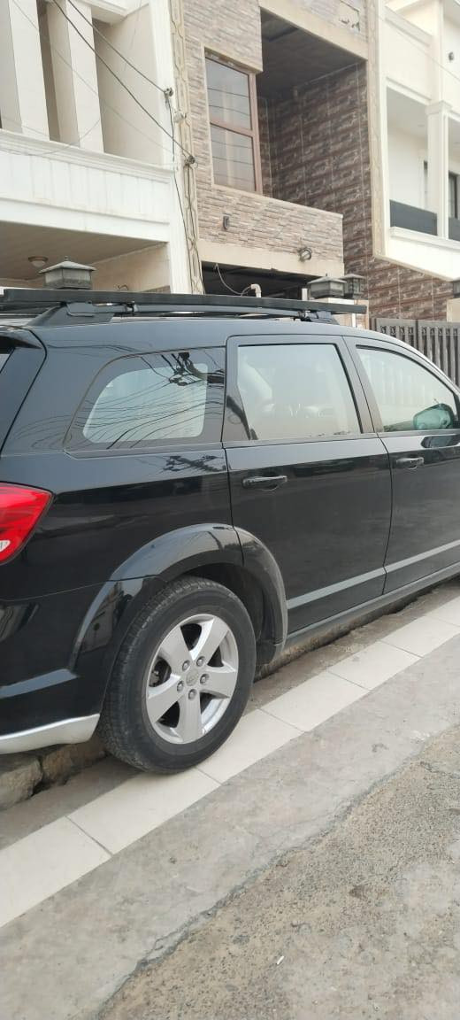 موديل 17
بلوتوث

بصمه ( تشغيل ذكي )

دخول ذكي

4 بصمات

مثبت سرعه

3 قطع تبريد

ربع جامرلق فقط صلق
7 راكب 

تشغيل عن بعد

تخم تايرات جديد

كير مكينه جديد ترايك وين ميعجبك 

تبريد خير من الله 

تبريد منفصل

رقم أربيل بسمي تريد تحويل اووكاله

مكاني اديالى بعقوبه
السعر137
السياره مالبيت والله جديده كولش
***********
