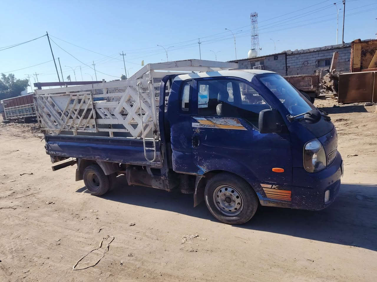 سلام عليكم سيارة بنكو للبيع مديل 2007 مسكر محوره بم ونوزل تحويل ثاني يوم سعر 73 وبيه مجال للشراي مكان سيارة سماوة ***********
