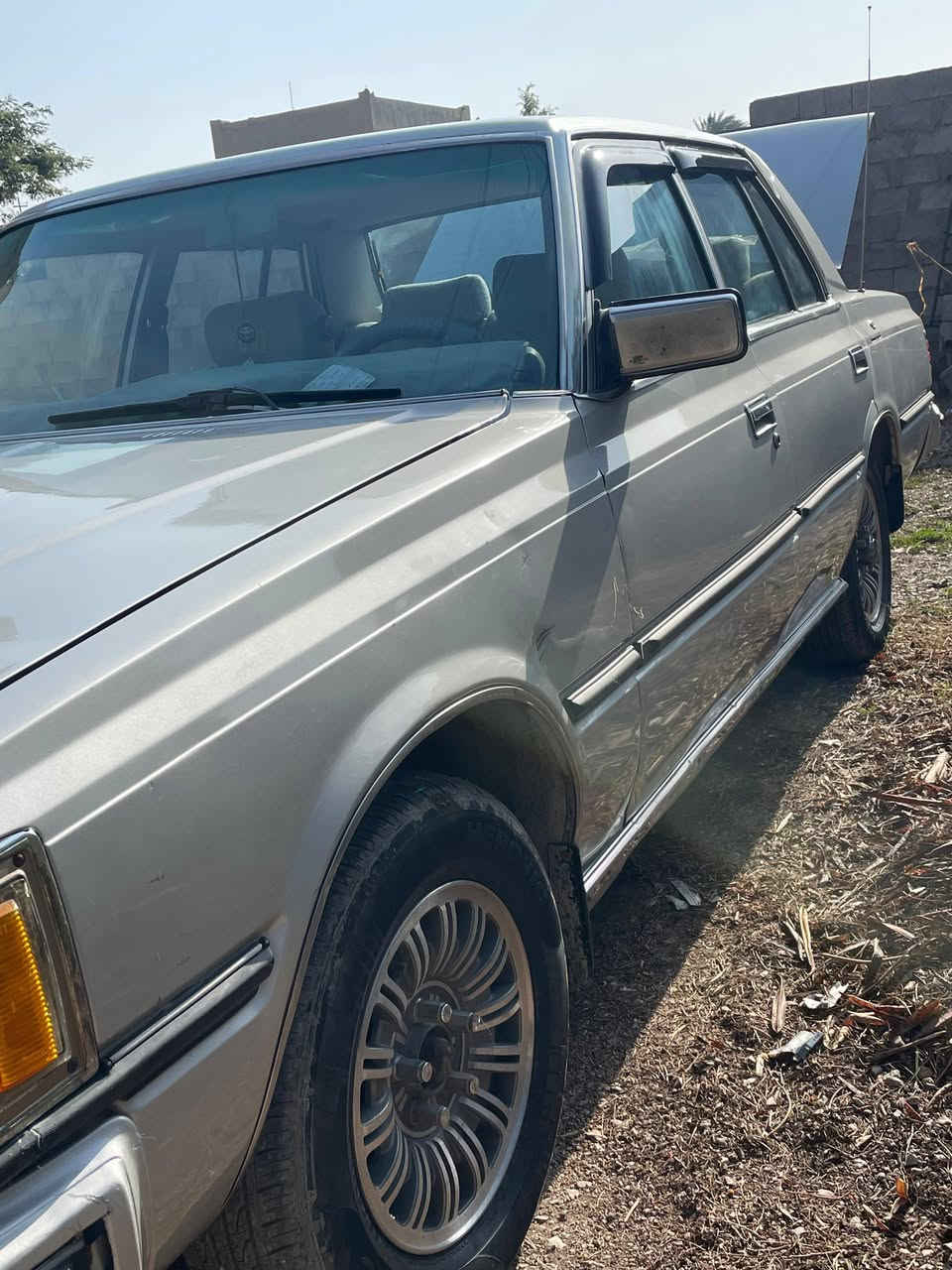 السلام عليكم
سيارة سوبر 
موديل: 1983
الرقم :جديد إنجليزي 
السنوية: جديدة و بصمة جديدة 
المواصفات: لون رصاصي سيارة بلادية غير مضروبة ومصبوغة عام للجمالية فقط 
تبريد شغال بارد جدا ، كهربائيات كلهه شغاله ، دواخل جديدة ، مع شاشة كهربائية شغالة، كير عادي ، سيارة كاملة مكمله كلشي متحتاج 
مكان بغداد 
السعر :47ورقة 
للاتصال و الاستفسار:
***********
***********
