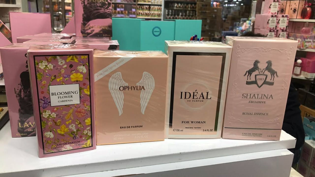 عطر من علامة تجارية إماراتية خاصة يشمل جميع العلامات التجارية تدوم العطور لأكثر من 48 ساعة اطلبها ولن تخسر  يتميز برائحة قوية تناسب الرجال والنساء على حد سواء. لا أعرف كيف أصفها.إنهم مميزون للغاية.السعر أقل من سعر الشركة بس جملە فقط *********** حجز واتس ئپ فایبر  انظم الی التلیجرام   https://t.me/+PEnGS3_mZeNhMzBi
