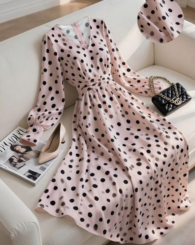 ✨ تريند الموسم وصل 🔥✨

فساتين منقطة… الأنوثة بأبسط تفاصيلها 🤍  
نقشة ما تبطل موضة أبد، تعطيك لوك ناعم، راقي، ويشد النظر من أول لحظة 😍

تخيلي نفسك بيها 💃  
خفيفة، مريحة، وتناسب طلعاتك اليومية أو مناسباتك الحلوة ✨

✔️ قصات تبرز جمال جسمك  
✔️ ستايل عصري + لمسة كلاسيك  
✔️ سهلة التنسيق ويا كعب أو سبورت

لا تفوتين الترند 😉  
خلي إطلالتك هذا الموسم مختلفة ومميزة 💫

📩 للحجز والاستفسار دايركت
#فستان #فساتين_راقيه #فساتين_فخمه #فساتين_سهرة #فساتين_ناعمه #فساتين #فساتين_سهرة


**إذا كنت صاحب هذا الإعلان وتريد حذفه لأي سبب، رجاءا أرسل رسالة إلى الدعم الفني**