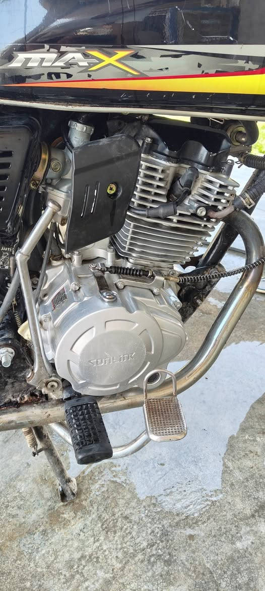 السلام عليكم للبيع ماطور نوعيه سونك 
موديل 24 محرك 200cc
ماطور مفتوح مبدل فقط كاز كيت 
السعر 600 وبي مجال مكاني
 القياره قريه الحاج علي
***********
