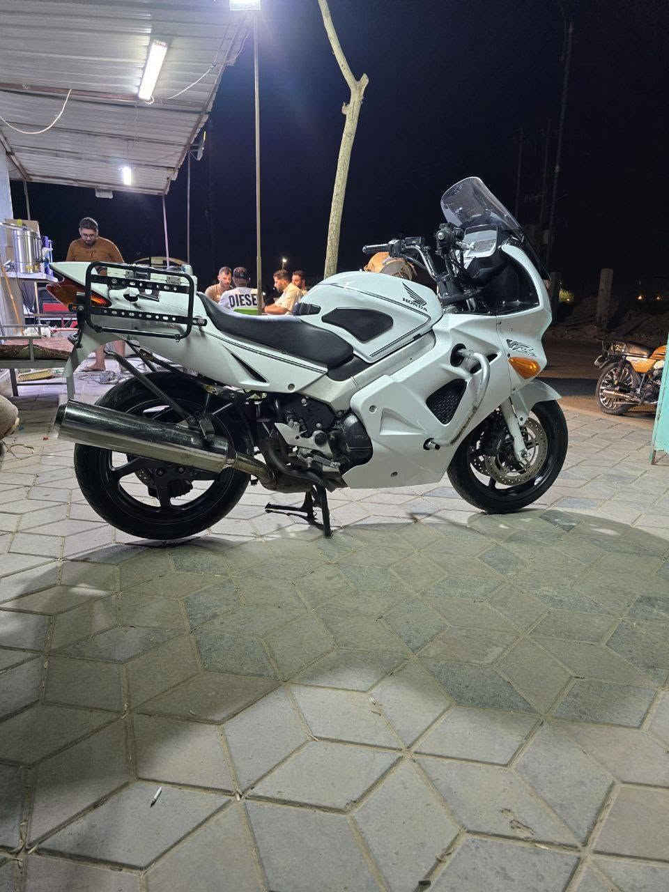 دراجه تفصيخ  ادوات 
توصيل جميع المحافضات vfr 800
تفصيخ ***********
