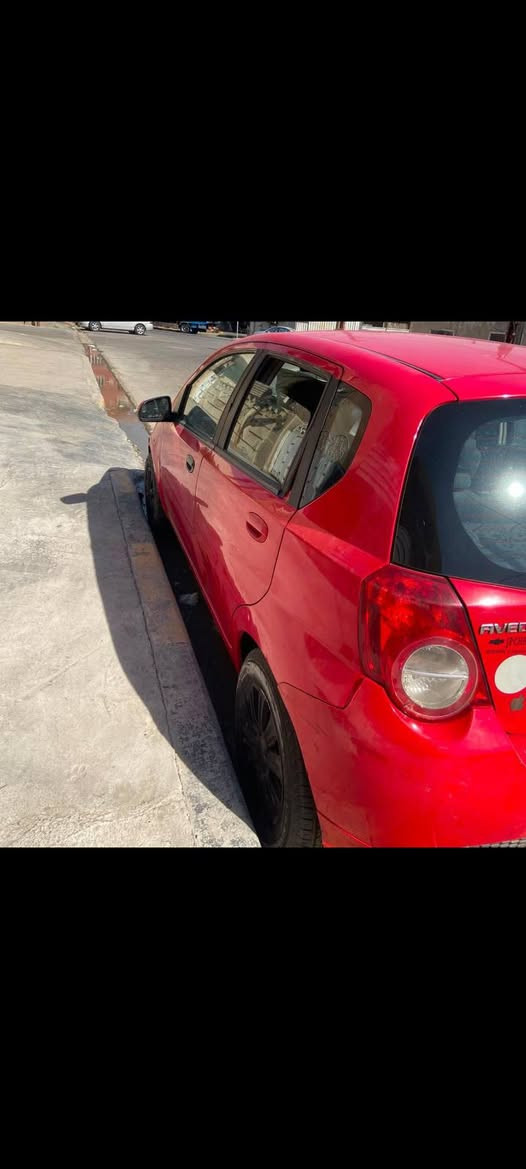 سيارة للبيع شيفروليه امريكي نظيفة عارضتها 40 ورقه مكاني بغداد للتواصل مع هذا الرقم ***********
