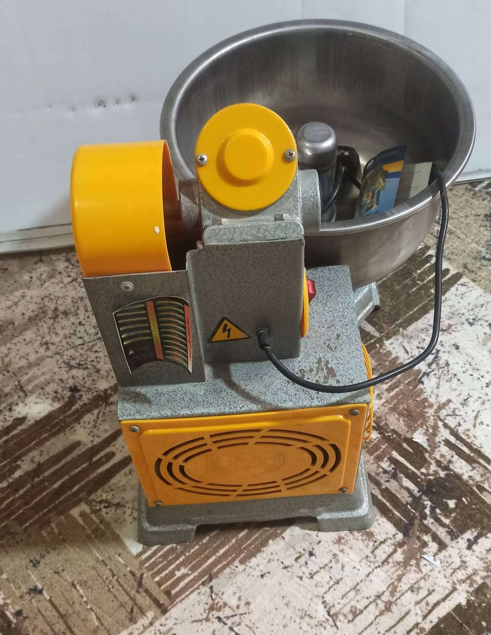 السلام عليكم
عجانة كهربائية للبيع 
أيرانية مامستعملة 

5 كيلو!!


**إذا كنت صاحب هذا الإعلان وتريد حذفه لأي سبب، رجاءا أرسل رسالة إلى الدعم الفني**