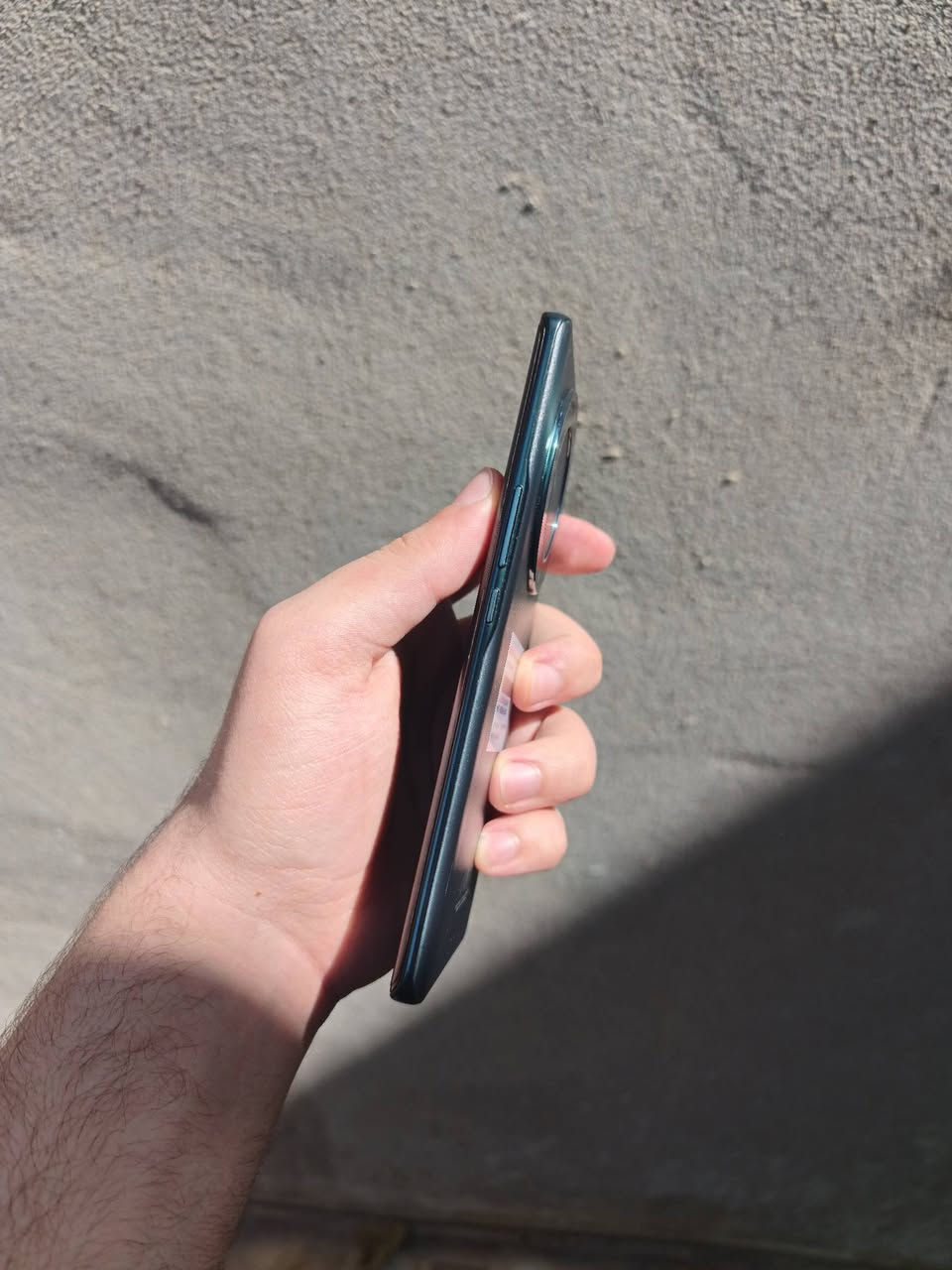 Honor X9C للبيع
ذاكرة 128
رام 8 
مستخدم نظيف وكلشي شغال بيه
فقط مبدل شاشة اصلي وهاي حالته اكو خط بسيط عالجانب بس ما مأثر عاللمس
يجي مع الجهاز كارتونته الاصلية وكفر ظهر
قيم بما يرضي الله


**إذا كنت صاحب هذا الإعلان وتريد حذفه لأي سبب، رجاءا أرسل رسالة إلى الدعم الفني**