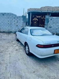 محرك ٢.٥ • بدون صبغ • فتحة سقف