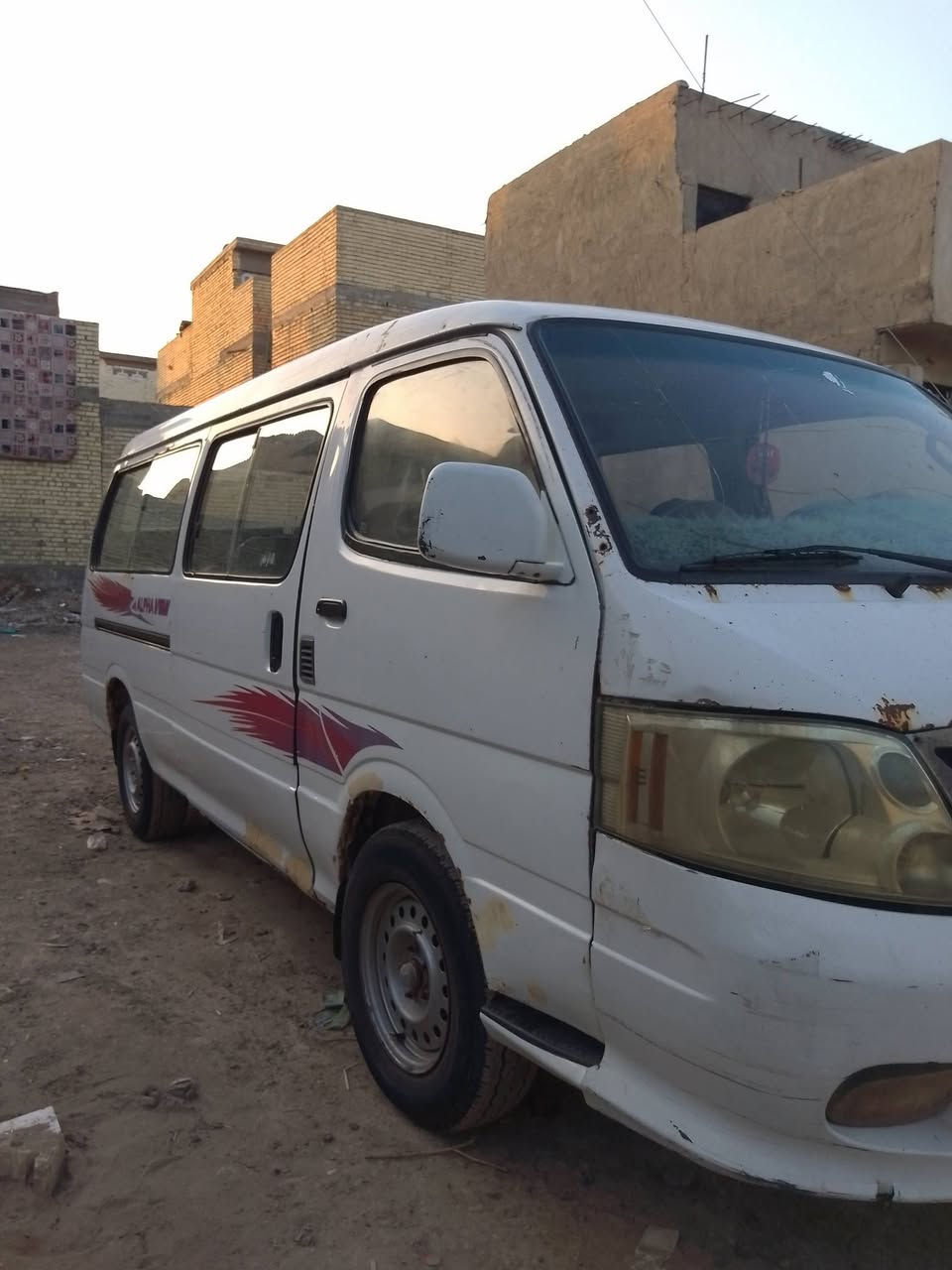 السلام عليكم
فوتون 2009 محرك ونجي تخم تاير دوشمه جلد صدر امامي خلفي وحداديه كامله رقم صدامي بابل تحويل مباشر مع راعيهة الشرعي السعر 35 العنوان:  الشعلة
الرقم:  ***********
