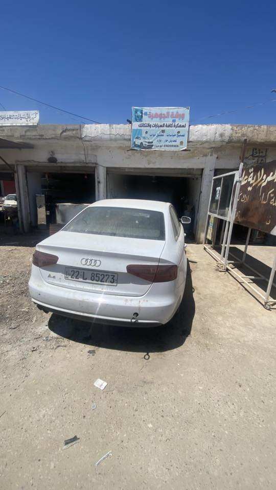 سلام عليكم a4موديل 2015بيه ضربة جامرلغ وبنيد جهة السكن ومصلحة باقي فقط تبديل جلمرلغ دعامية ومازدات موجودات مكاني ديالى سعره 70 عليه غرامات ورة المشتري رقم اربيل دولي *********** شغالة وتمشي مابيه شي
