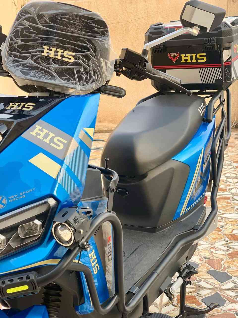 للبيع او مراوس ب ايراني5كير
دراجه كهربائيه شكل نارية مستخدمه قليل بعدها جديده
دراجه جداً ممتازه بمعنى الكلمه مكفوله من كل النواحي لتسأل شبيها ما بيها كلشي شغال نوعيه الدراجه HIS تحتوي على (6) بطاريات دبل مسطرة بحالة ممتازه تمشيك 70 كيلو للشحنه الوحدة وقدرة الملف 3000W اقوى ملف بل دراجات وبيها(4) نمر سرعتها 90 حقيقي وبيها نضام البارك و الرجوع ونضام السرقه ونضام صوتي بلادي وبصمه والسويچات والكرت مالتها موجودات والشاحنه

 اخذتها ب مليون و 100 رايدها 800 الف *********** تكريت
