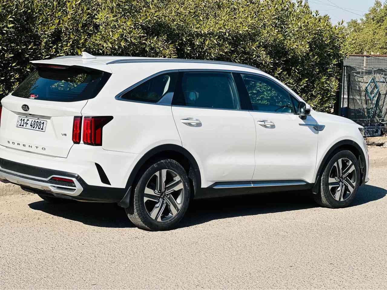 سيارة نوع سورنتو (خليجي )موديل 2021 
السعر 233$ $ بيه مجال بسيط كلش 
رقم بغداد جديد (11) تحويل ثاني يوم 
فول موصفات عده البنوراما سياره 6 سلندر سبعة راكب 3 قطع تبريد مري شفط جنطه كهربائي  كامرة حساسات  شاشة كبيرة كشنات جلد 
صبغ بيه فقط جملغ الأمامي وجملغ خلفي فقط الباقي مكفول سونار منشور  سياره كير مكينه حداديو تبريد كفالة 
السعر 233$ بيه مجال بسيط ماكو هيج سعر 
عنوان بغداد 
رقم تليفون *********** شمشمل, السليمانية
