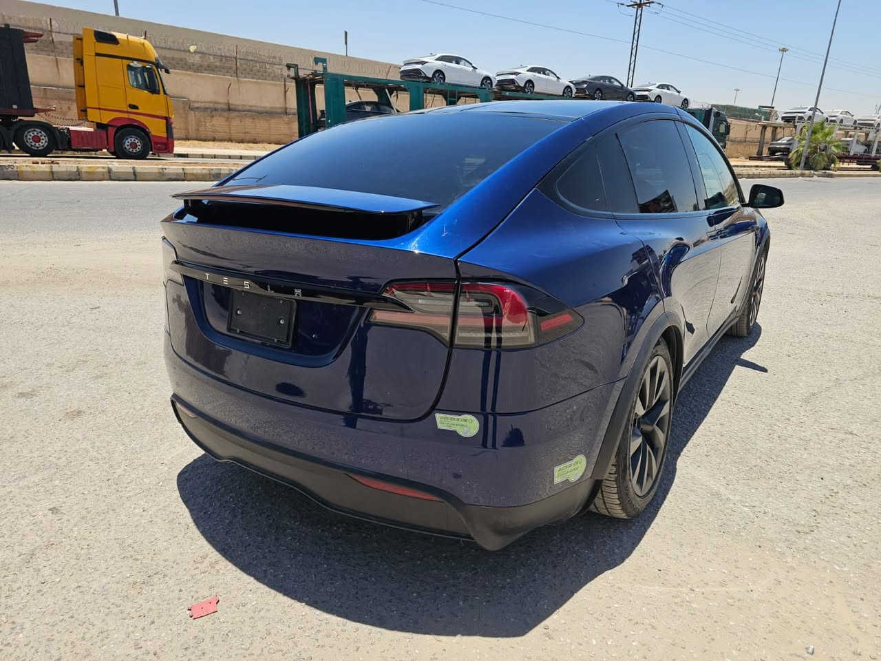 TESLA X 2023
Dual motor 
بطارية كبيرة
تمشي بالشحنه 600km
بدون ايرباك 
6000mi 
شاشة متحركه
وارد امريكي 
670 حصان
حادث قطعتين 
موبايل واتساب 
***********
العنوان : العامرية
