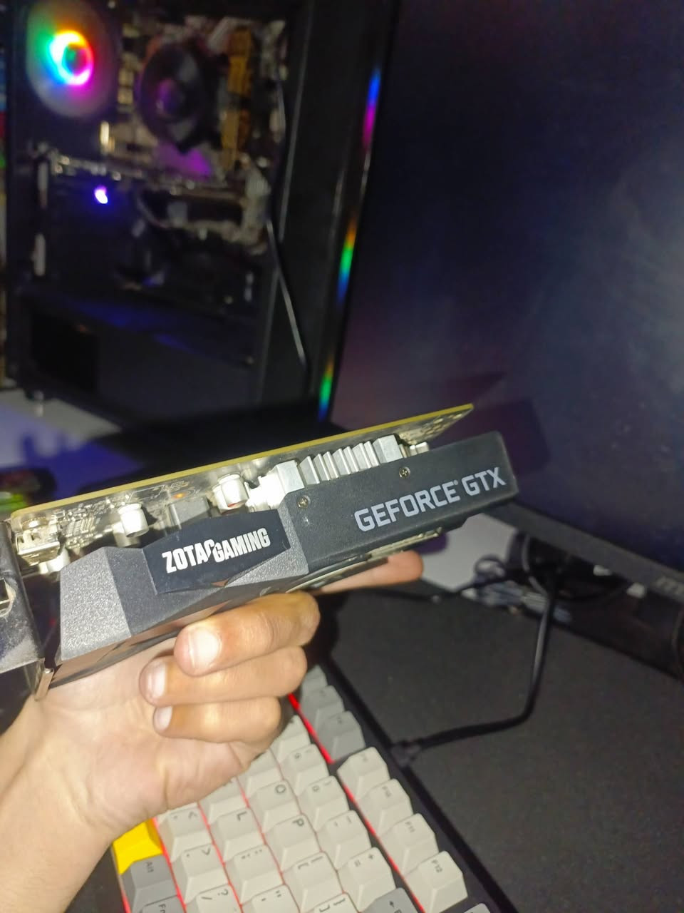 كرت شاشة GTX 1650 4GB OC ZOTAC 125 الف وبي مجال مكاني بغداد مدينة الصدر ***********
