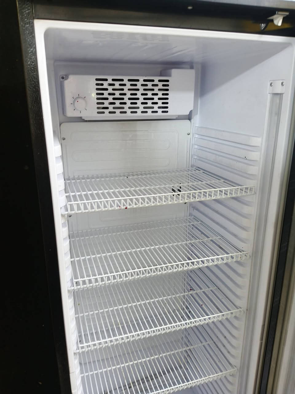 السلام عليكم متاح براد نظافة ١٠٠ السعر ٤٠٠ قفل الاتصال على الرقم ***********
