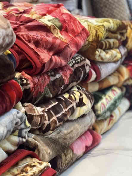 اللهم صلي على محمد وال محمد بمناسبة قرب زيارة الامام موسى ابن جعفر عليه السلام تجهيز كافة بيوت خدام مولانا الامام الكاضم ع والاسعار مناسبه جداً ان شاء الله
وصول كميات كبيره من جودليات -بطانيات-مخاد -دواشك
بكافة الانواع والاحجام والاوزان 
خصم خاص على كافة المفروشات💯
#الريان للمفروشات وللاثاث المنزلي 🥇

 العنوان 🌏 
العزيزية _ شارع شيخ مجيد مجاور مركز جميرا للتجميل📍
للحجز والاستفسار مراسلة  الصفحه او واتساب 
***********
يوجد توصيل كافة مناطق العزيزيه🏘️
