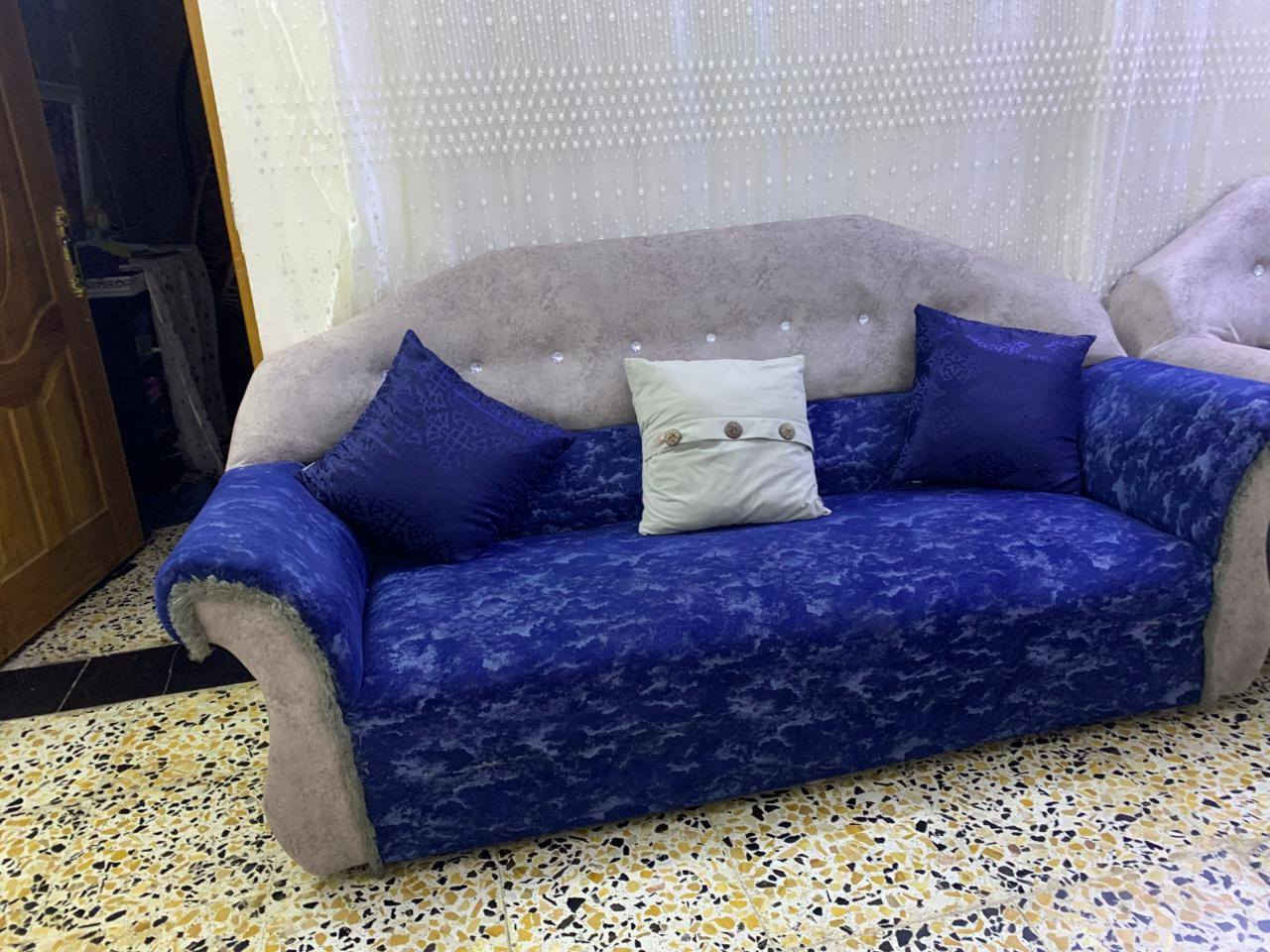 سلام عليكم مكلف للنشر شازلونه حطاطه
طخم قنفات عدد 2
طبلات كبيره والصغار
مكان الفلوجه منطقه الازركيه الرقم ***********
