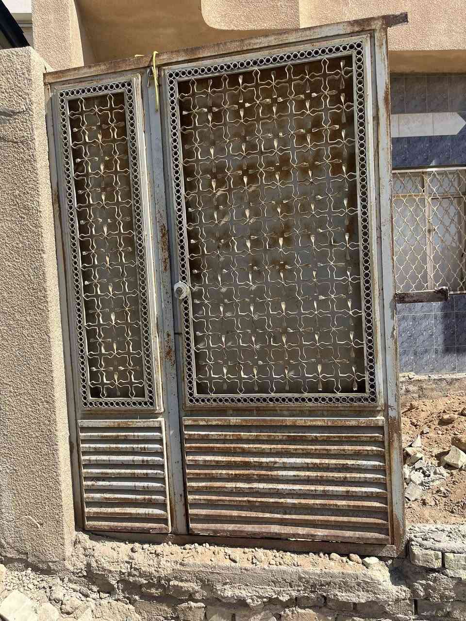 السلام عليكم
أبواب حديد خارجية مستعملات للبيع 
العنوان كربلاء ***********
