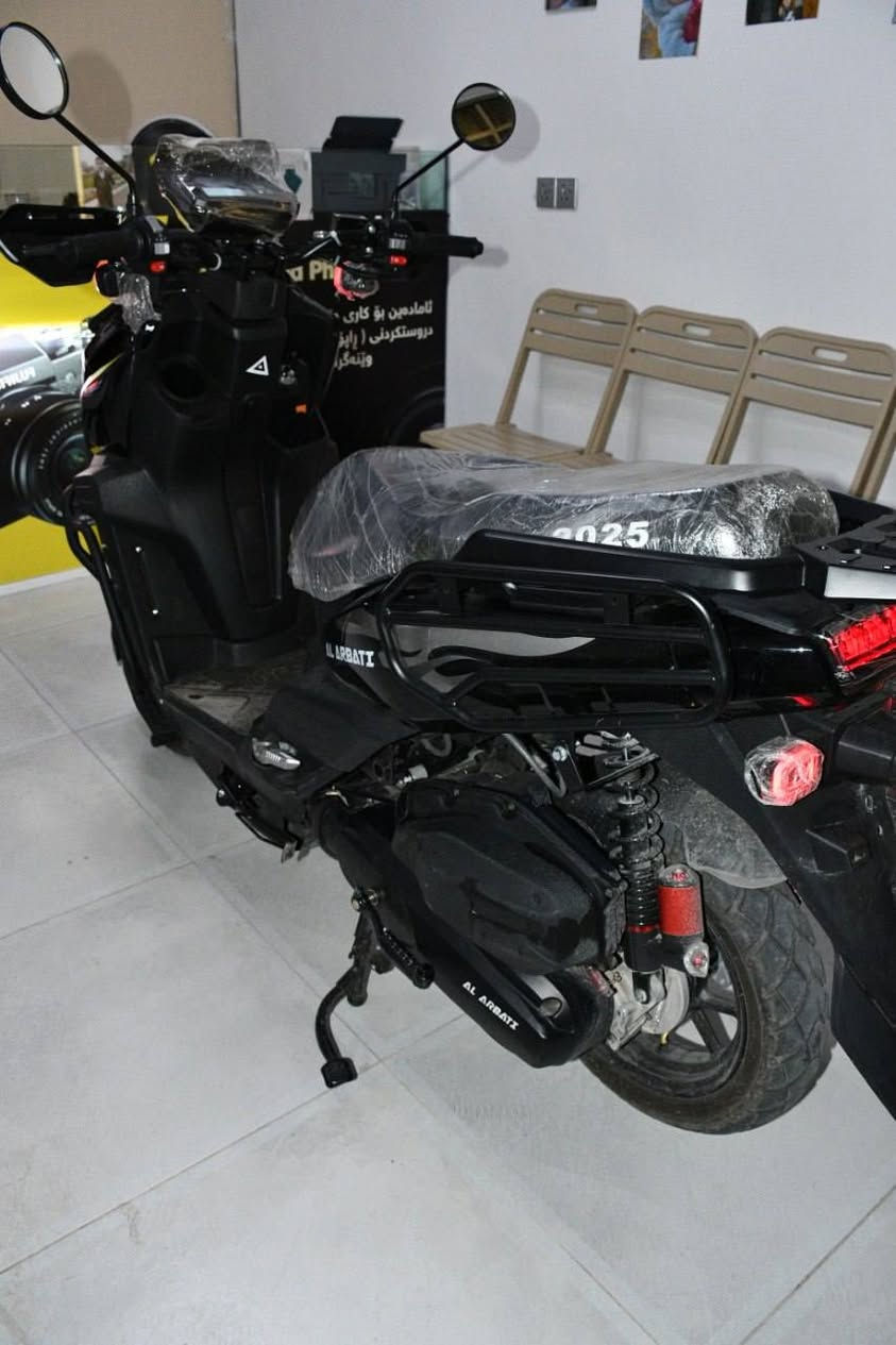 السَّلَاْمُ ‌‌عَلَیْکُم‌ ‌وَ ‌‌رَحْمَةُ‌‌ اللّٰهِ‌ وَ ‌‌بَرَکَاْتُه‌ سەرەتا بەناوی خوای گەورە، ئەم ماتۆڕەمان هەیە،  ١٢/١/٢٠٢٦  بە سفری دەر کراوە زۆر کەم ڕۆشتوە و هیچ کەوتن و شوختێکی نیە و لۆک لۆکە، مەکینە ١٥٠ قاچ حاسە گێچ ئەلیکترۆنی لایت بەقوەت وەک زینۆن ئیشارەت و لایتی دواوە لیده شوێن شەحن کردنەوەی موبایلی هەیە شوێن بەرداخی هەیە سنوقێکی گەورەو باشی هەیە کامل ئەملاو لای درعە لە کەوتنا نایەڵێت لاشەی ماتۆڕەکە عەزێتی ببێت ، وەک و قوەتیش بەقوەتەوەو باش دەڕوات ،هەرکەسێک مشتەریە لە سلێمانیم نامە بنێرێت.


**إذا كنت صاحب هذا الإعلان وتريد حذفه لأي سبب، رجاءا أرسل رسالة إلى الدعم الفني**