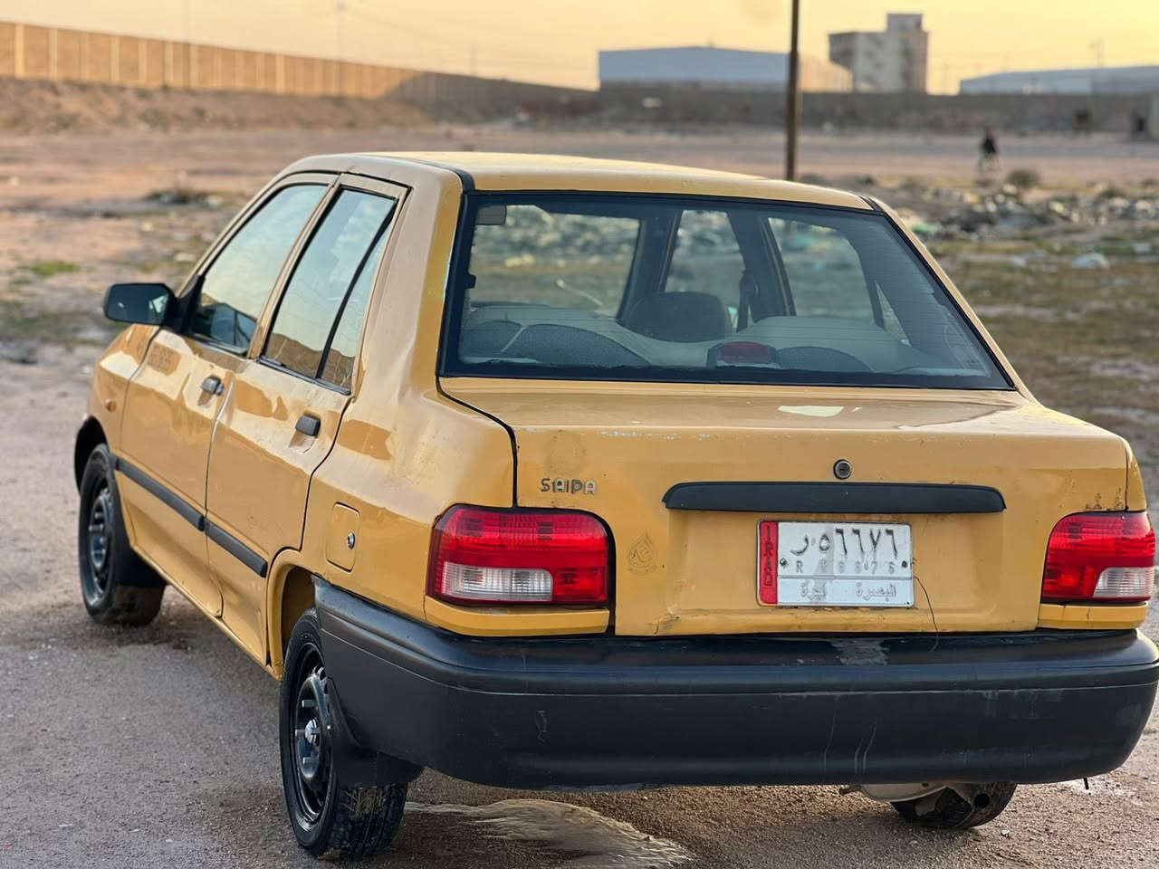 سايبة للبيع مديل ١٥ كير مكينة كفالة 
سنوية جديدة مصفرة غرمات وهيئة مطلوبة ١٠٠ الف 
بيع مستعجل ٢٤ السعر وبيها مجال قليل 
رقم التليفون ***********
