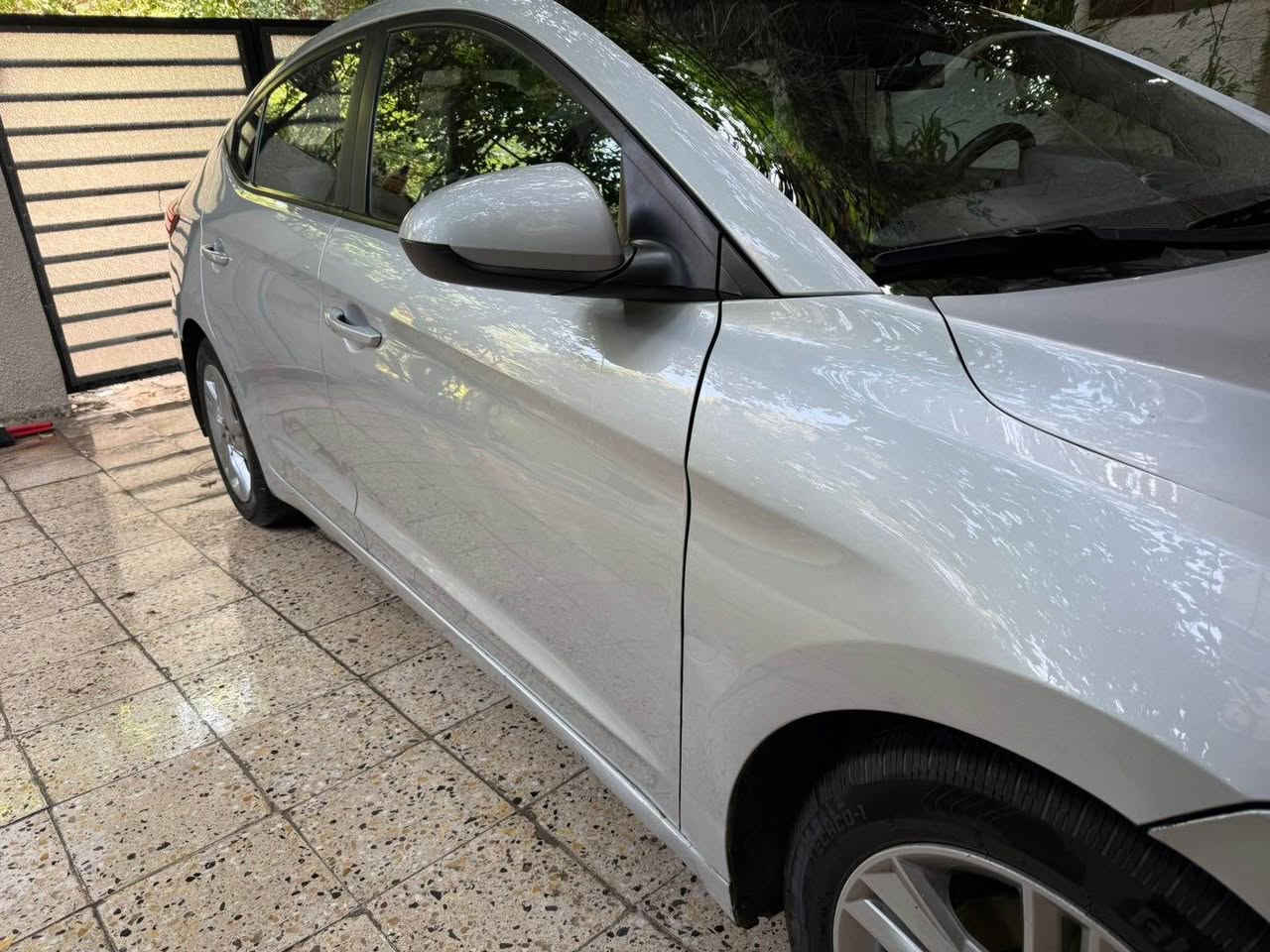 سلام عليكم للبيع النترا وارد امريكي  محرك الفين موديل 2017 رقم بغداد رقم حلو الجديد بأسمي هزه جديده كلين بدون حادث فقط بارد بدايه البنيد موضح بالصوره دعاميه الاماميه مبدله وربع الدوسه بيه صبغ بدون ايرباك محرك ممفتوح ابلادي كير بلادي حدادة تبريد بلادي  ليبل واحد مكان السيارة بغداد حي تونس السعر 125$ بيه مجال قليل هاتف *********** ابو علي بغداد, العراق
