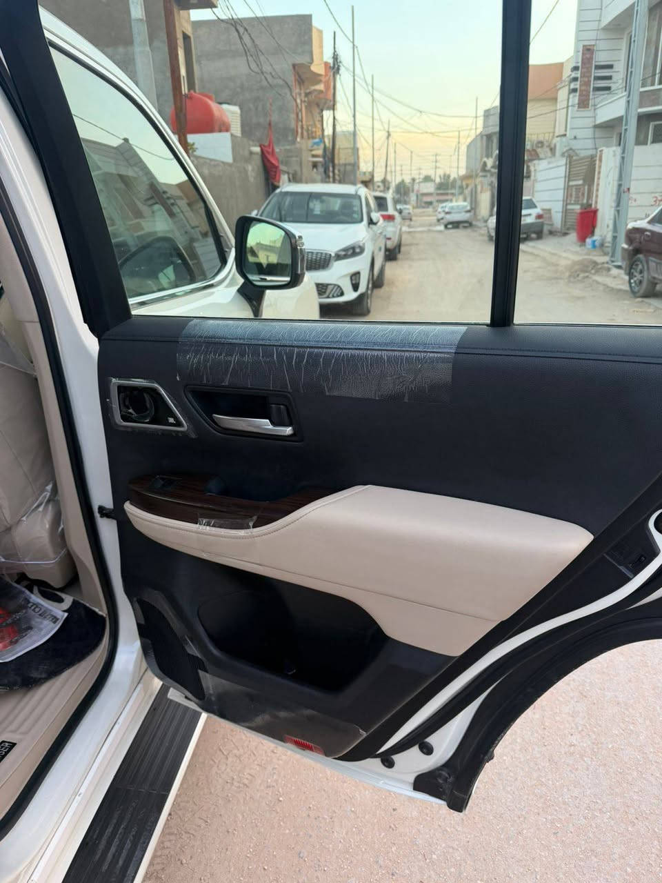 السلام عليكم لاندكروز سياره جديده (2022)فوول واحد على واحد سياره ماشيه (93) سياره بيهه باب مبدل مال شركه بلادي بدون اي صبغ السياره GXR (توين تيربوو) بسمي رقم سليمانيه سياره على وضع الشركه سونر مرفق
السعر (61)$الف
كفاله من البارد 
مكان السياره بغداد 
لمعلومات *********** وتساب
