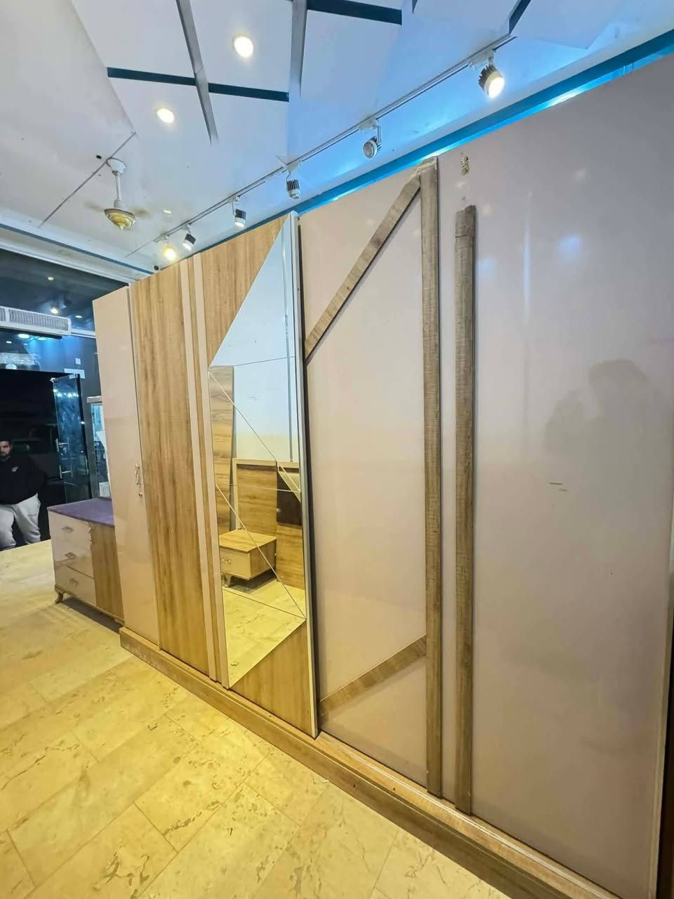 غرفه تركي كولش نضيفه 300شراي تفضل خاص


**إذا كنت صاحب هذا الإعلان وتريد حذفه لأي سبب، رجاءا أرسل رسالة إلى الدعم الفني**