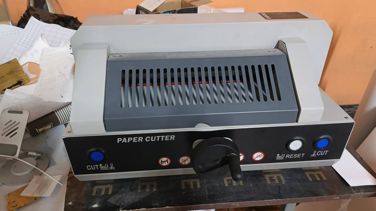 طابعة ايبسون ١٨٥ ثنين هيد نظيفه شرط الفحص مع كتر بلوتر ١٣٠ ليزري مع كتر قطع ورق ٣٠سم


**إذا كنت صاحب هذا الإعلان وتريد حذفه لأي سبب، رجاءا أرسل رسالة إلى الدعم الفني**