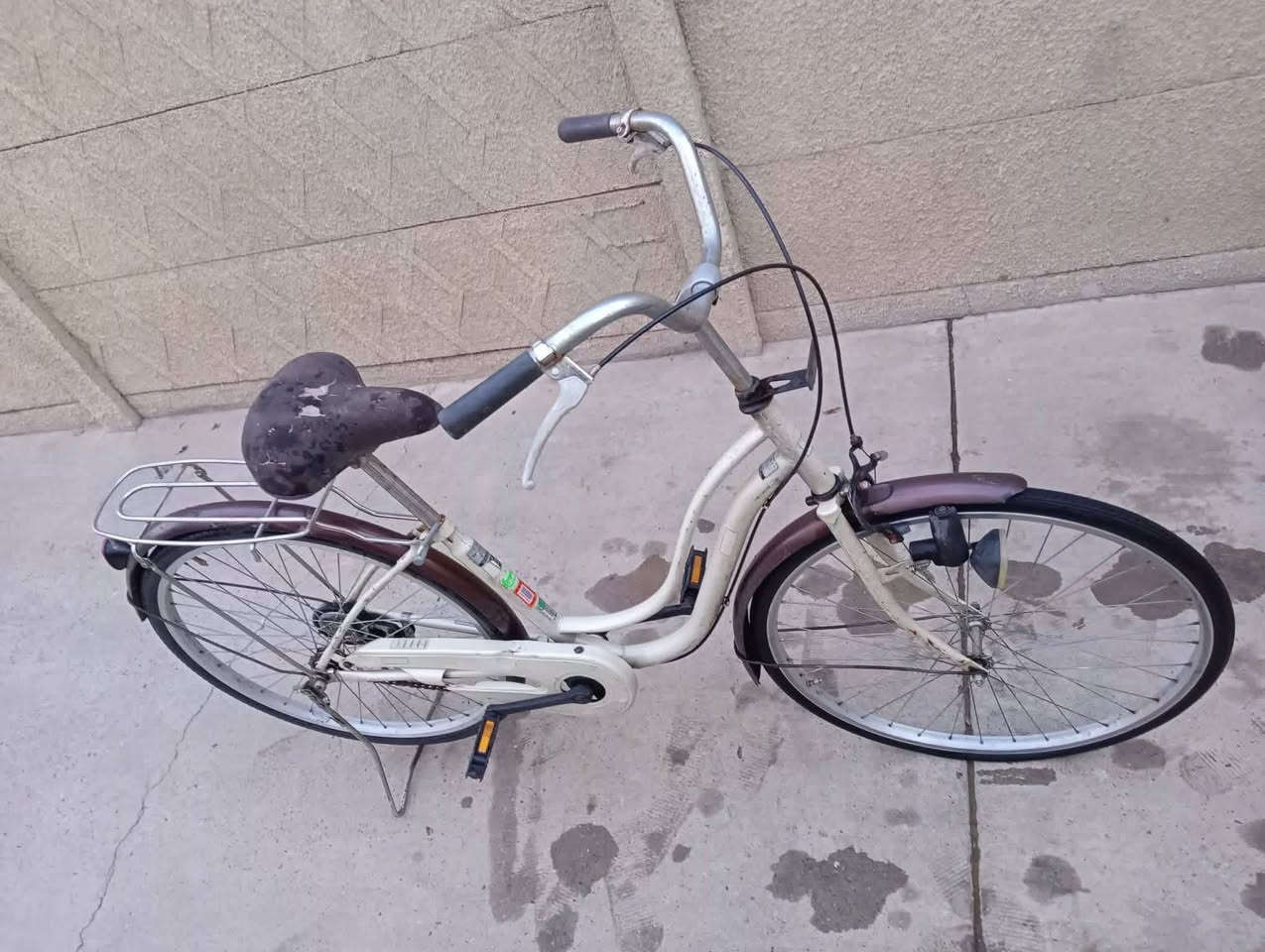 بايسكل عبدالحليم حجم 26 مآل شحن السعر 70 وبي مجال المكان حي سومر 

***********
***********
