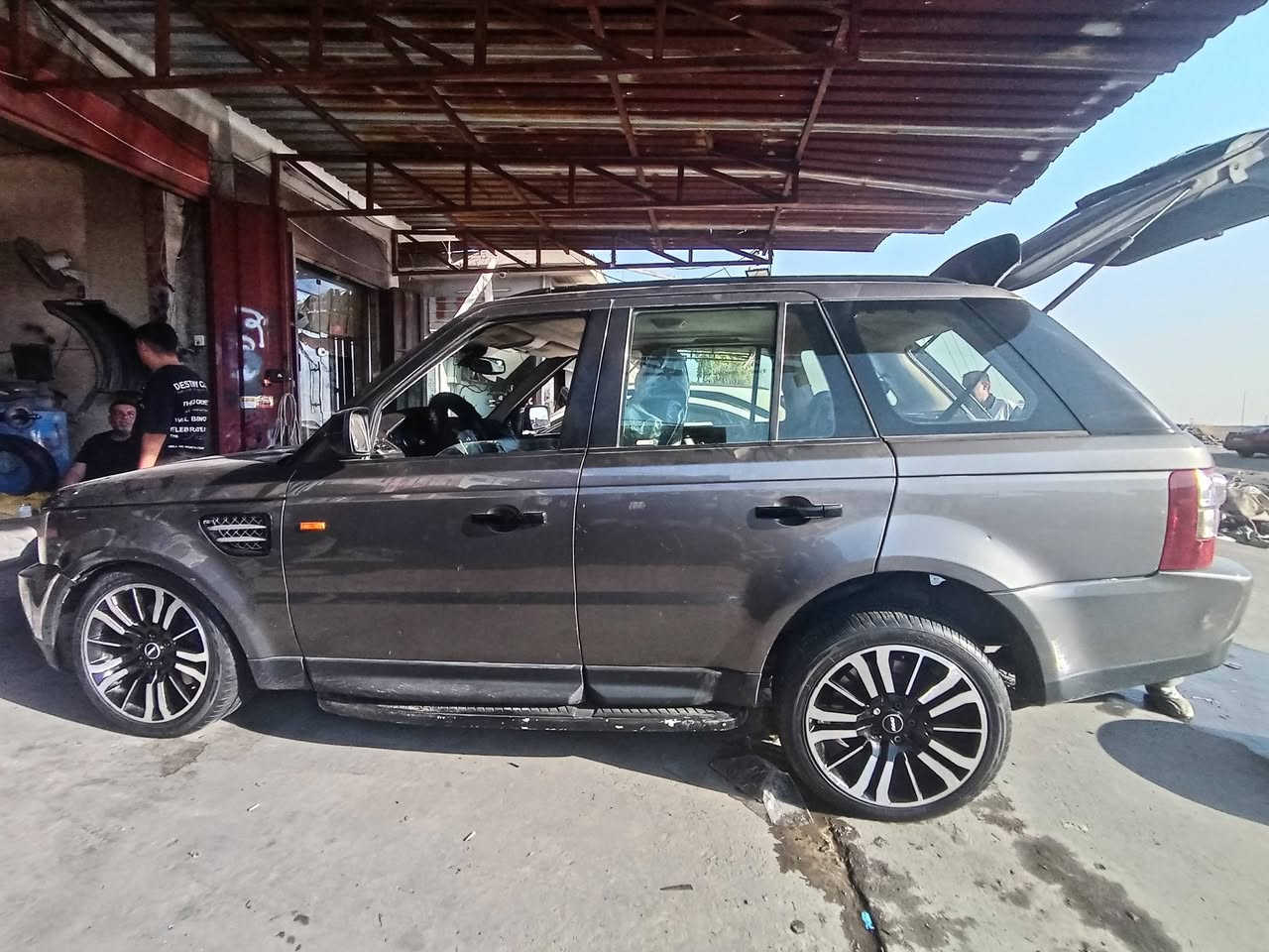 RANGE ROVER SPORT
الموديل:2008

بدون صبغ بدون ضرر ⭕

قطعتين تبريد

داخل صاج

كشنات جلد

كشنات امامي وخلفي هيتر

كشن خزن

جوبلسات شغالة 

تحكمات ستيرن

محركها 8الاصلي بدون تحوير

*********** 📞.
