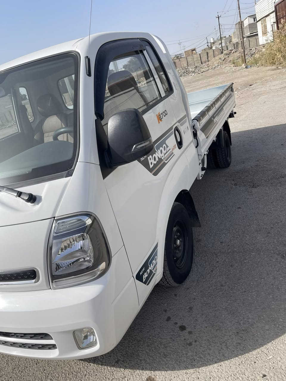 ‏سلام عليكم كيا حمل موديل 23 سيارة جديدة ماشي 40,000 مكينة قير تبريد كله جديد
￼ ￼ رقم السيارة بغداد مكان السيارة بغداد البلديات  ***********
