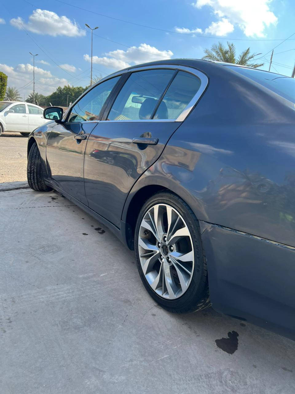 السلام عليكم 
انفنتي G35 
فول مواصفات
خليجية 2008
بيها اماكن صبغ ابيع عام 
ماشية 87 الف
السعر 85 ورقة وبيها مجال 
***********
مكان المنصور
