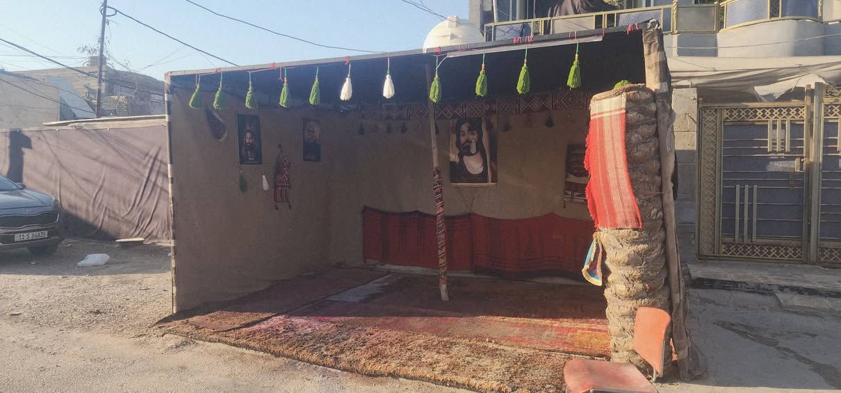 السلام عليكم تكيه قياس ٥ عرض وطول ٣ متر حديد تركيب جديد اول نصبه للحديد ثقيل القماش باكستاني اصلي المخطط السقف اسود وعدنه سقف ثاني نفس لون القماش الداير مع غراضها سعرها ٧٥٠ ألف 
***********
