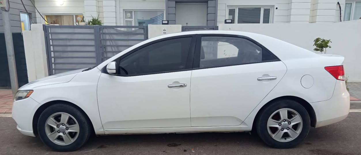 کیا سیراتۆمۆدیل ٢٠١١
، بڕاوەی دووبەیە،لۆک لۆکە گێڕومەکینەی بەشەرتەسەیارە کە160هە زارڕۆشتوەنمونە ی جوانیە مواسەفاتەکانی:-
1‌-بەسمەیە
 2-ئیکۆیە
3-تراکشنە
4-کوشن جلد
5-کوشن هیتەر
6-سێترن ڤۆلیۆم
7-ئاوێنە ئیشارە ت
8-ئاوینەشە فت
9-بلوتوزوئۆکس ویوئیس بی
10-ئەی بی ئیس
11-ته بریدساردوگەرم
12-حاسەیە.
نرخی ٥۰ وەرقەو معملە
ژ.م/*********** كالار, السليمانية
