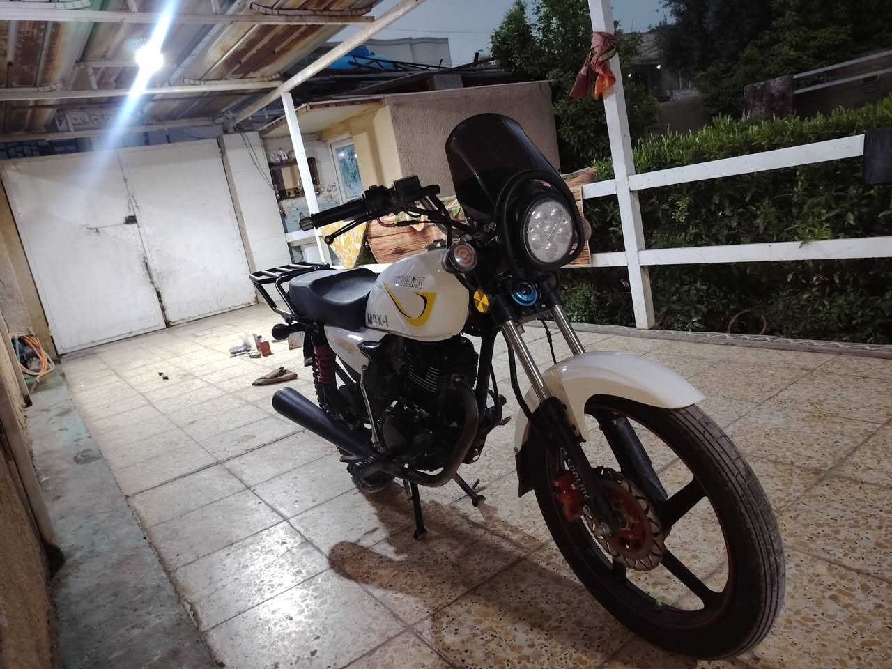 سلام عليكم
دراجه سونك ماكس صار اشهر  من مشتريها 
جاهزه من كلشي سلف هندر كلشي شغال دراجه جديده 
كهربائيات كلها شغالة 
محرك 200 
اوراق سكنر 
سعرها 850 وبيها مجال 
عنوان بغداد زعفرانيه 
***********
