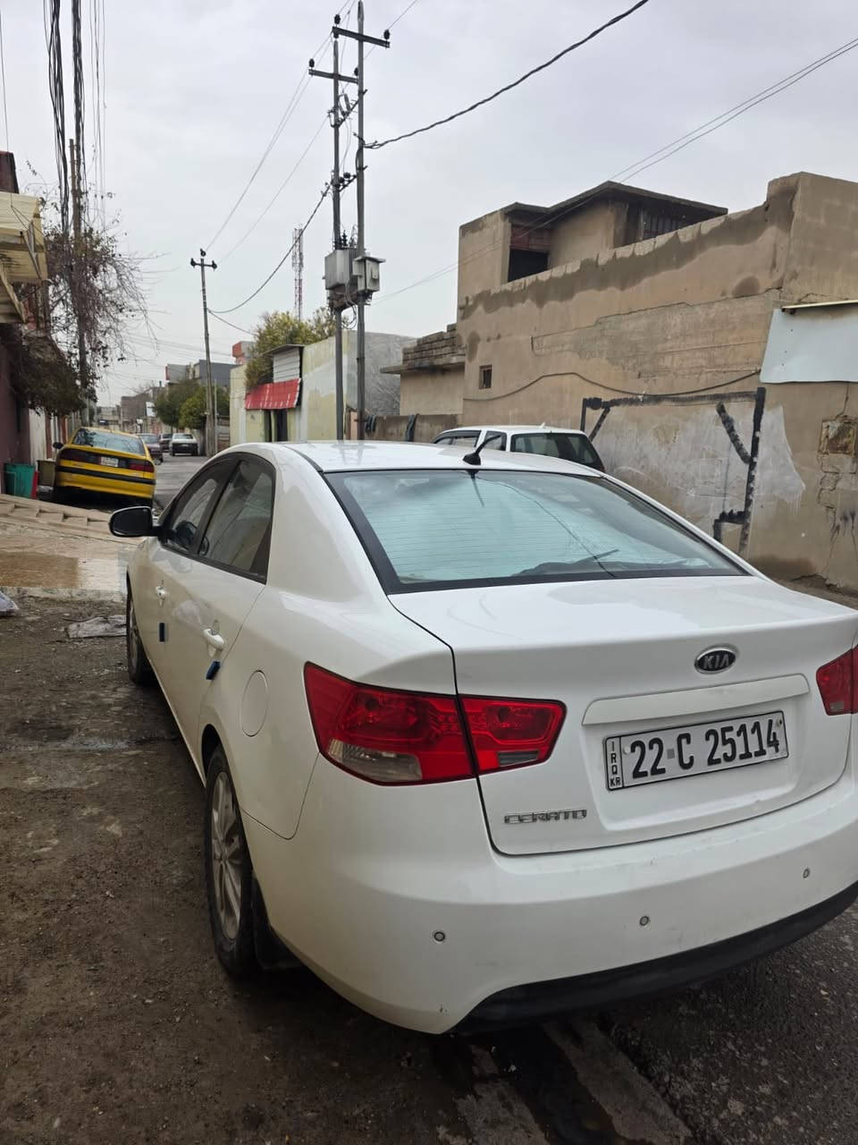 السلام عليكم
كيا سيراتو موديل 2011
بدون ضرر بدون تبديل بدون صبغ 
بيها بارد صغير باب النفر 
اني صاحبها شرط التحويل 
مكينه وكير شرط مال شركه 
تبريد ثلج ❄️ تحكمات ستيرن 
مرايات شفط اشاره جامات كهرب
داخل لونين اسود وماروني 
سياره مال بيت مامتعوبه بعدها وضع الشركه 
***********مكاني موصل الايسر
