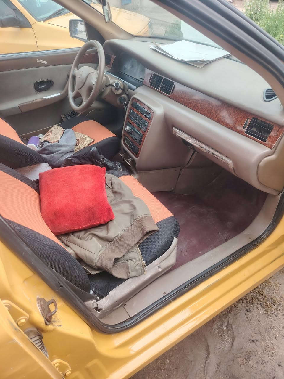 السلام عليكم سياره سند للبيع موديل 11 سياره حلوه وجاهزه ماكينتها بيها خيط تبخير بدون  غرفه جديده حداديتها وسط سياره ما عايزه كل شيء قبل للشارع والسعر 26 وبيها مجال هيئه وغرامات علي تستلم صافي من عندي راعيها يريد تحويل مكان بغداد المنصور ***********
